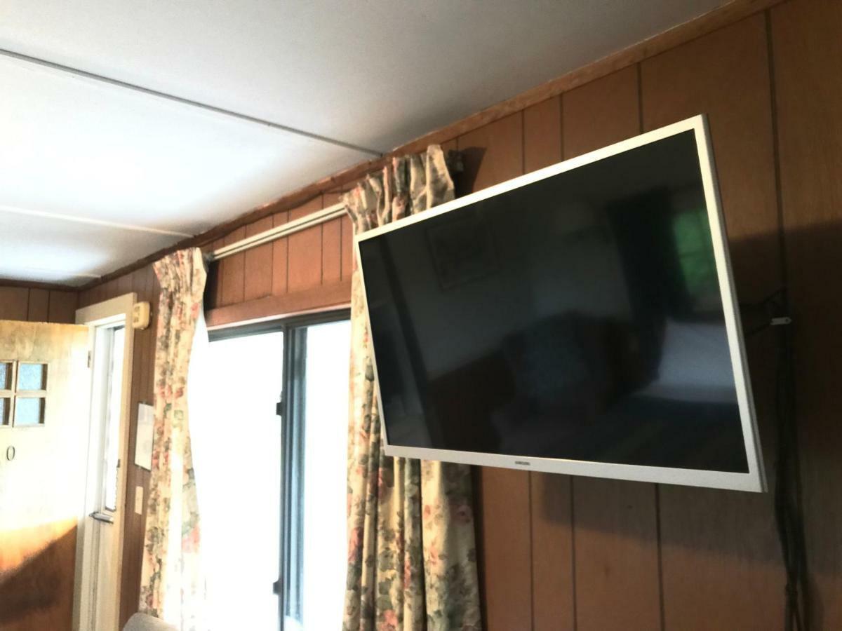 Chamber Lane Motel Round Lake Bagian luar foto
