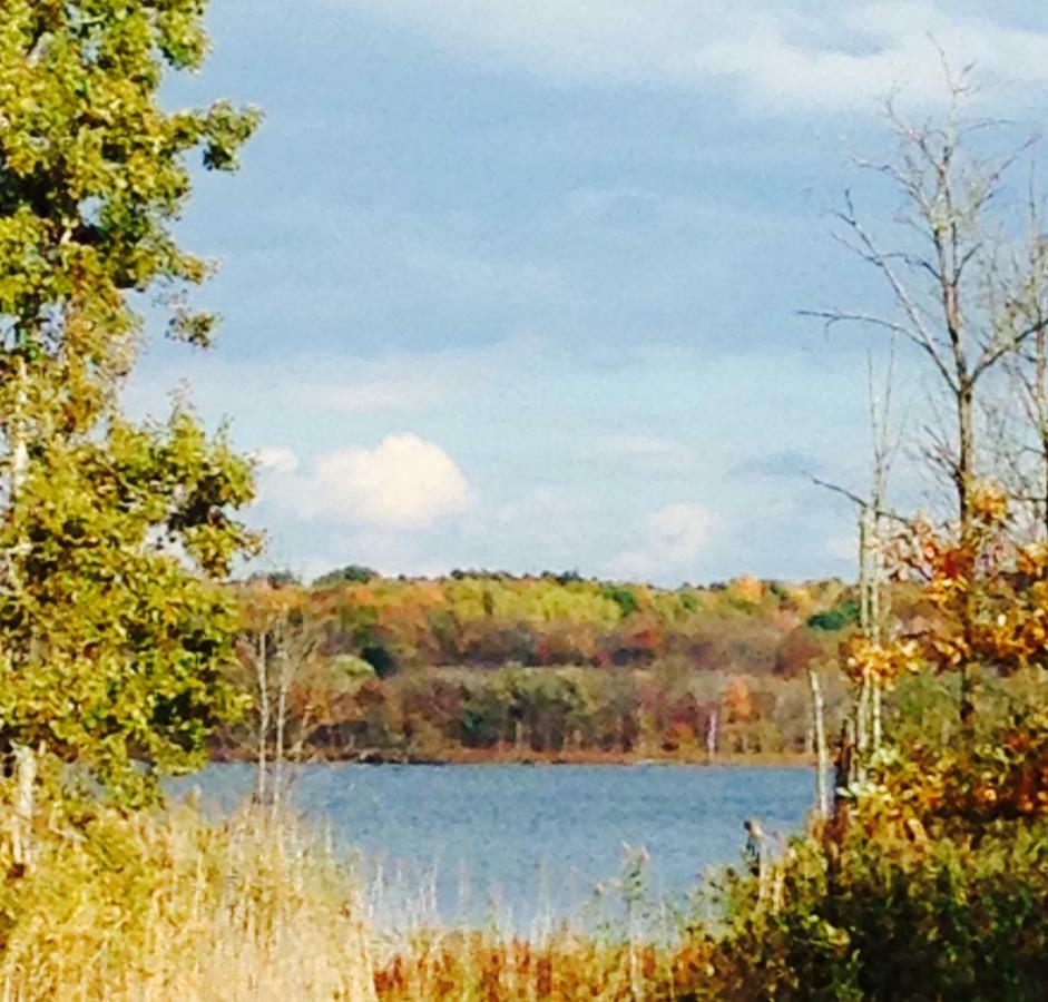 Chamber Lane Motel Round Lake Bagian luar foto