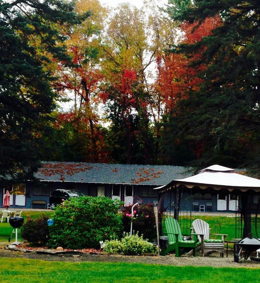 Chamber Lane Motel Round Lake Bagian luar foto